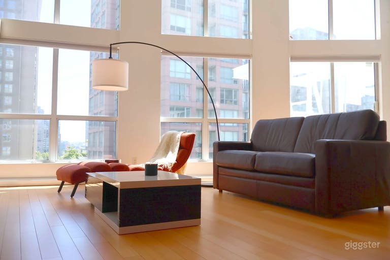  Luxury 2bd rare loft in Downtown Vancouver 