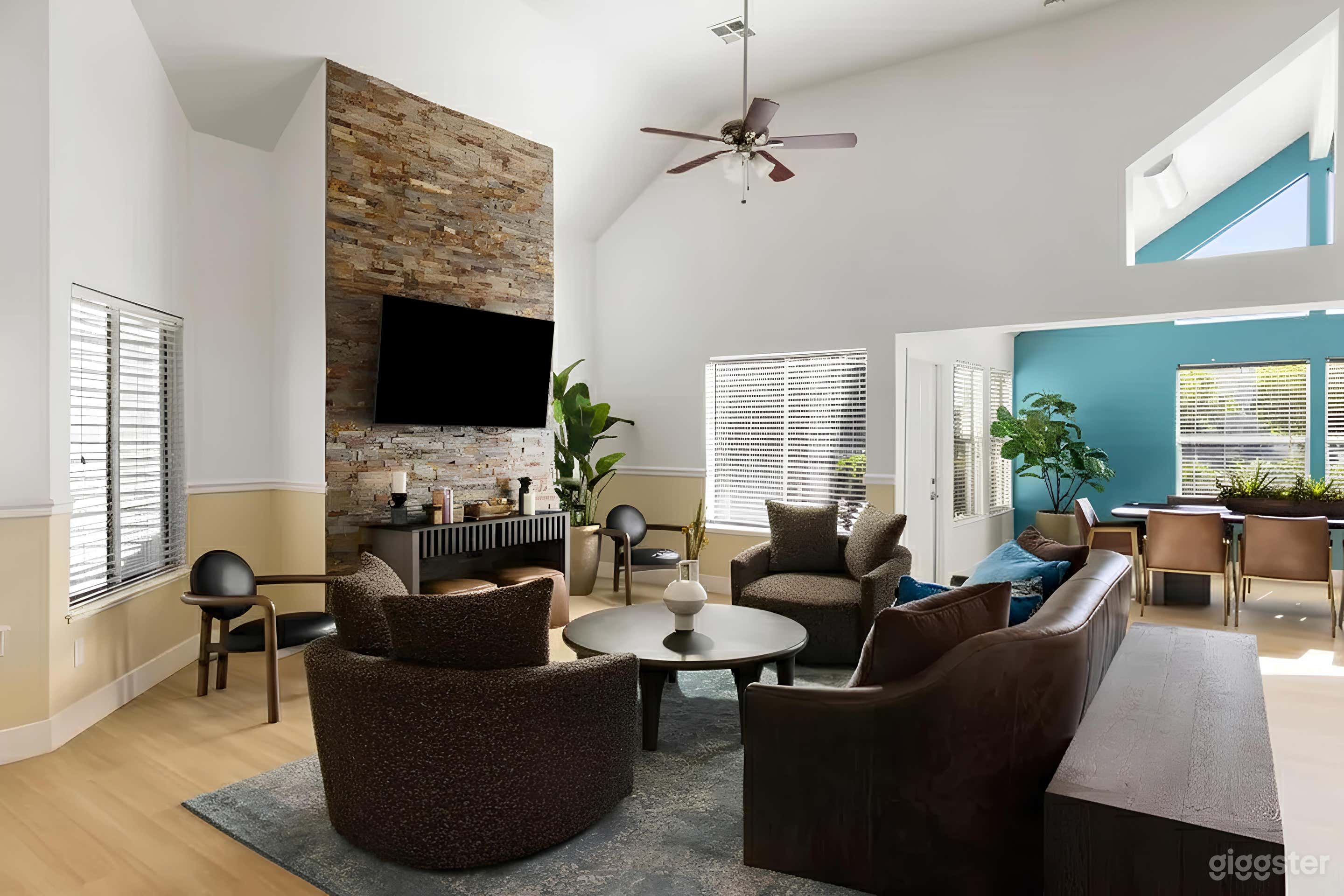 Clubhouse Meeting Space with Water Views! Photo 3