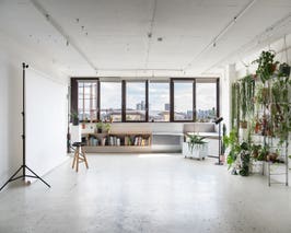  London View Industrial Loft 