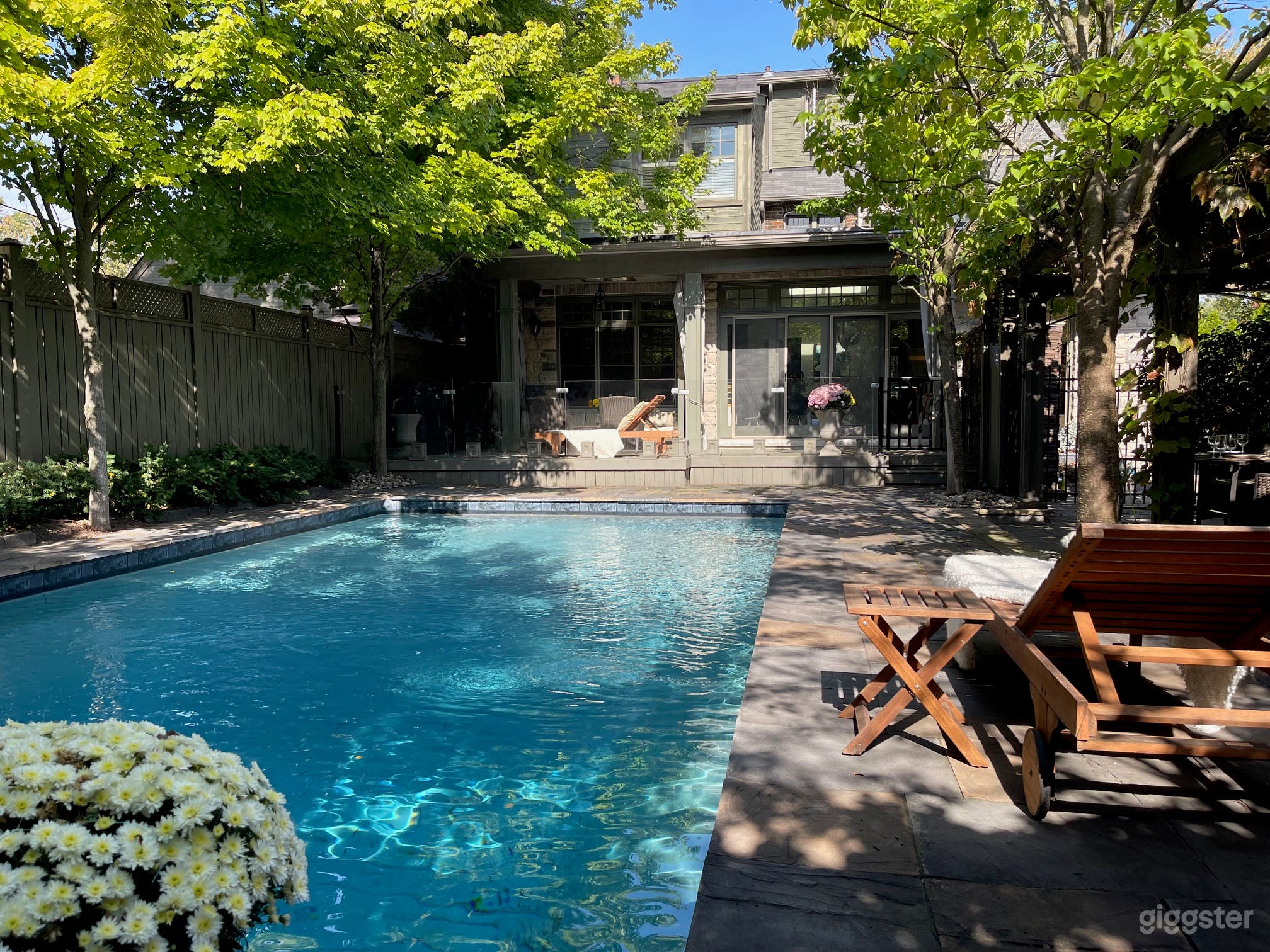 Elegant Kingsway Tudor with a Pool Photo 2