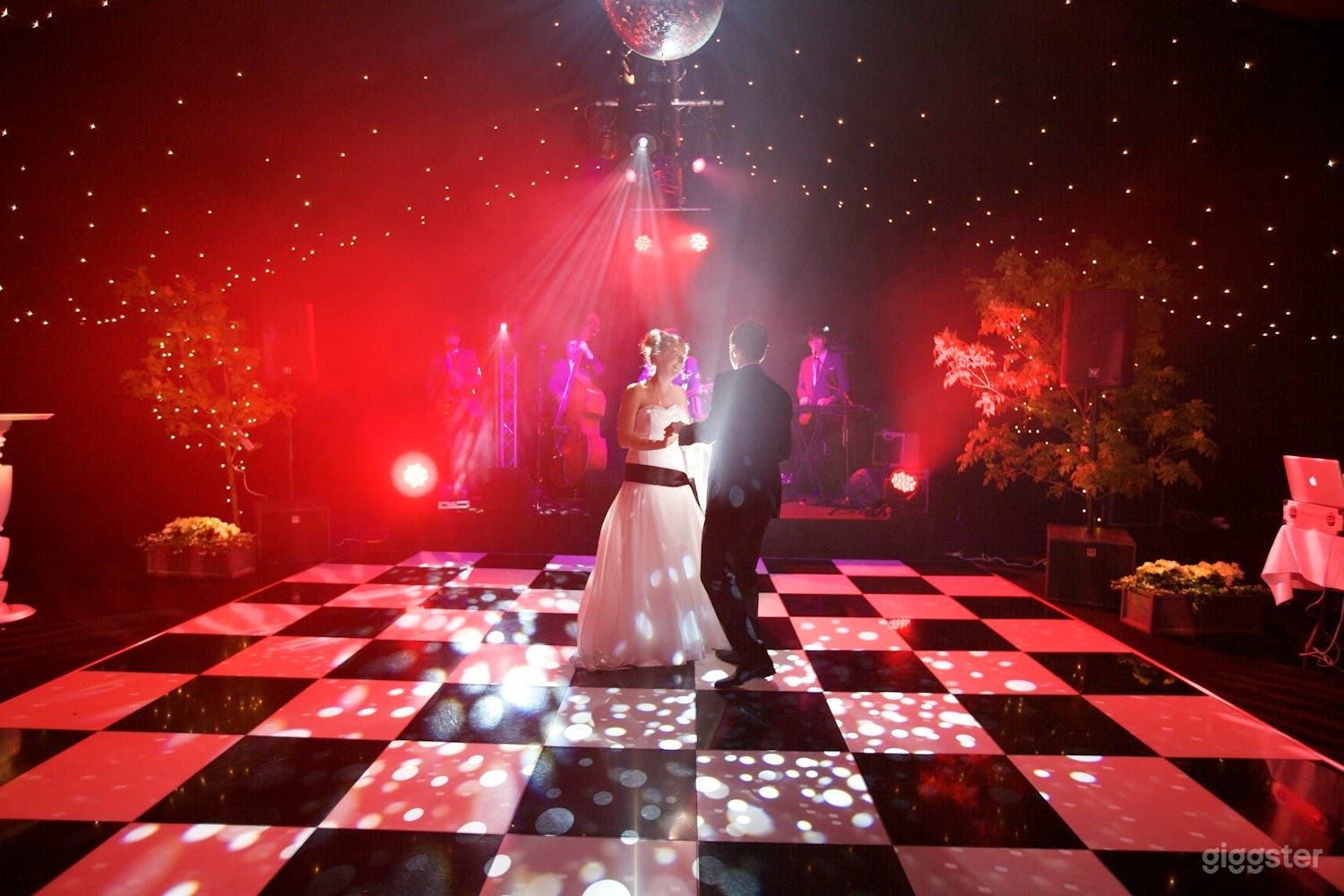 Unique and Beautiful Event Hall and Garden Photo 3