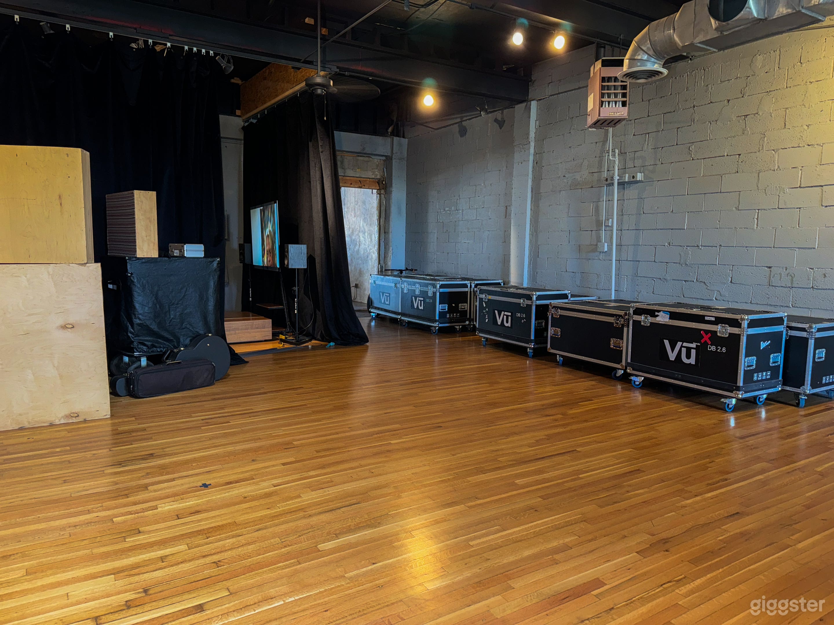 Medium-Sized Office Space with Conference Room Photo 3
