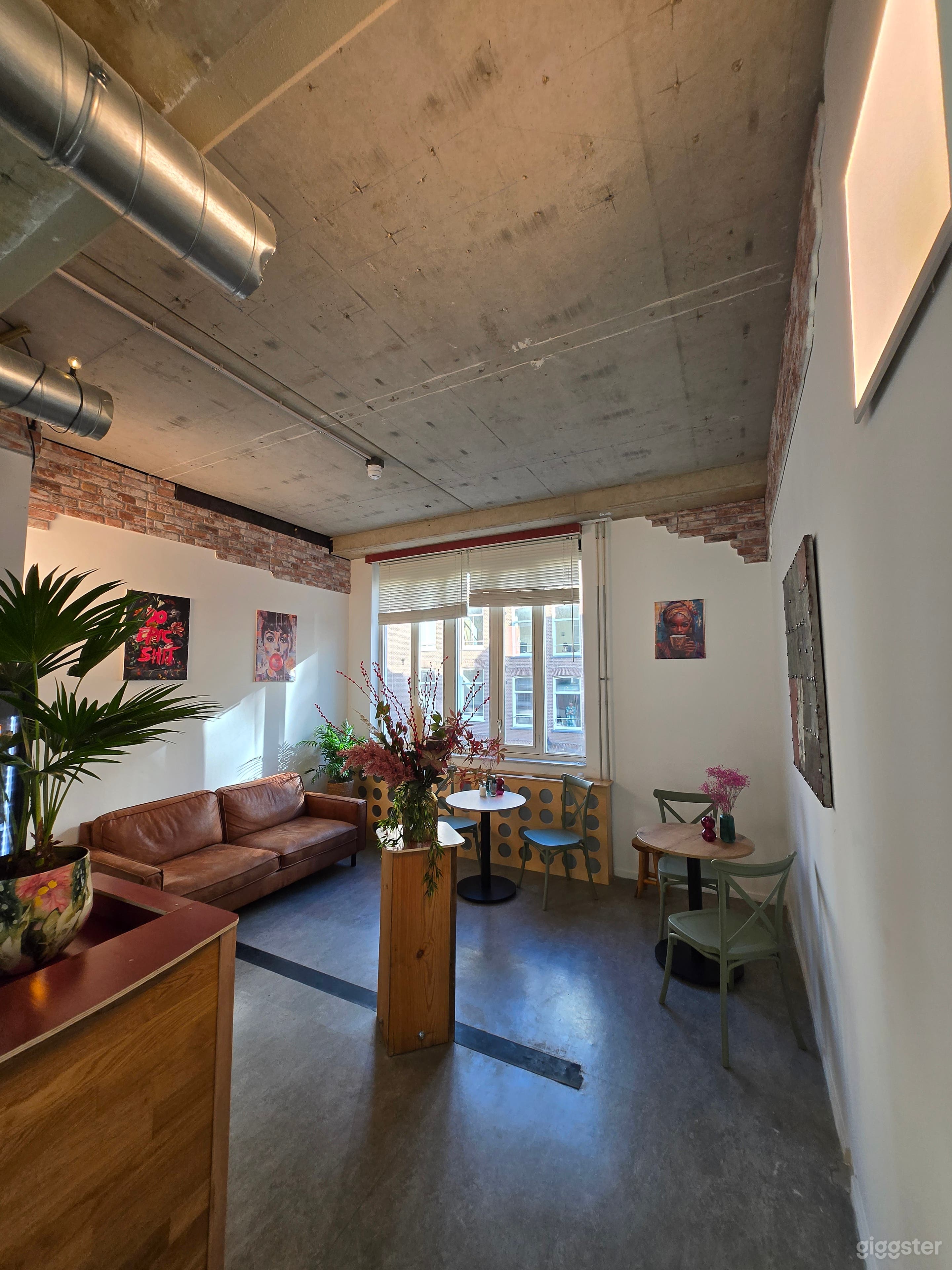 Gezellige Lounge voor Vergaderingen en Evenementen Foto 1