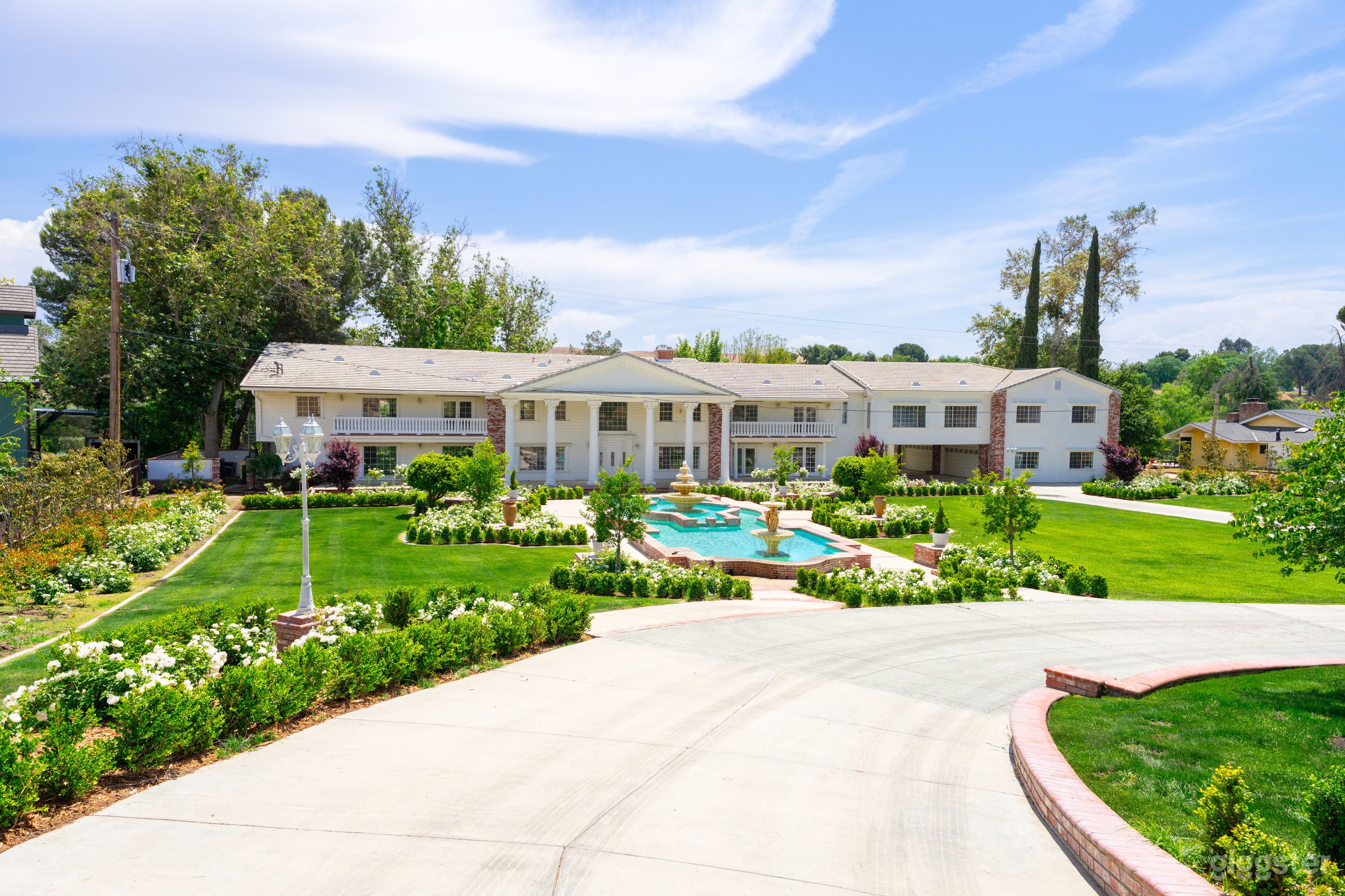 Grand Majestic Mansion on the Kern River Photo 1