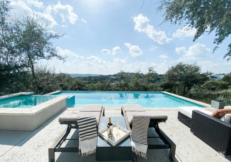  Scenic Poolside Escape with Stunning Views 