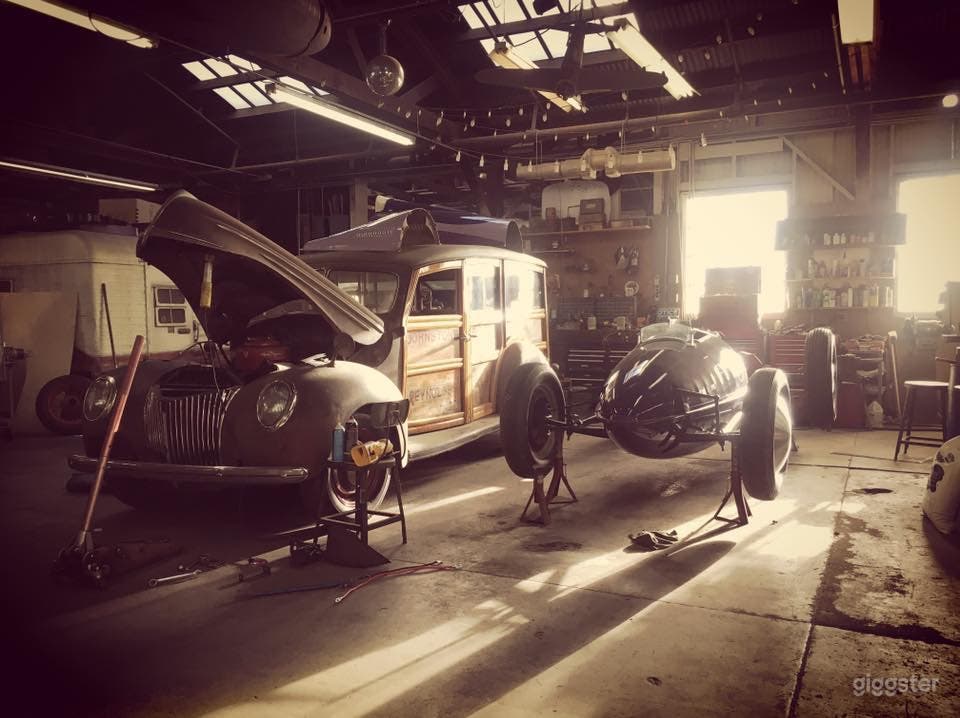 Speed Shop - Vintage Garage Photo 3