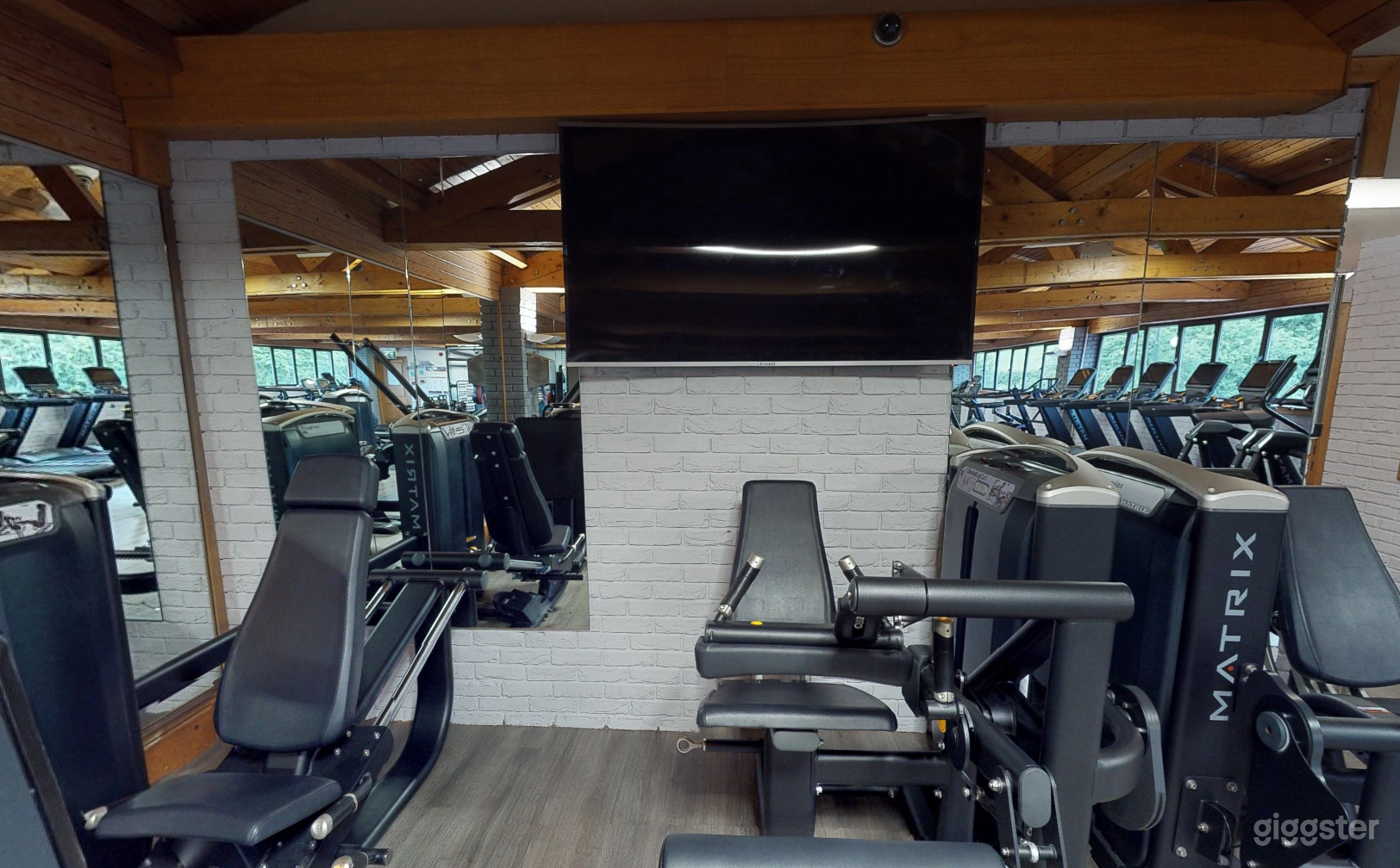 Fully Equipped Fitness Gym Photo 3