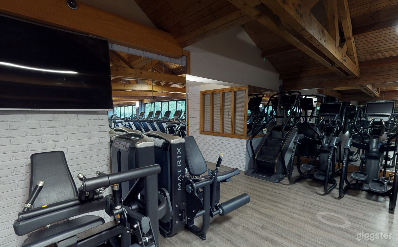 Fully Equipped Fitness Gym Photo 4