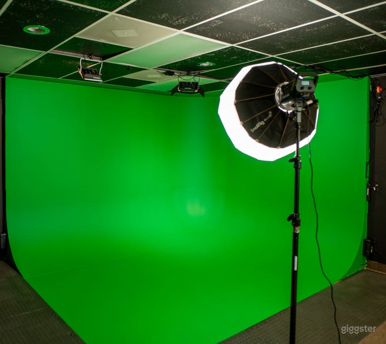  Green Screen Video Production Studio 