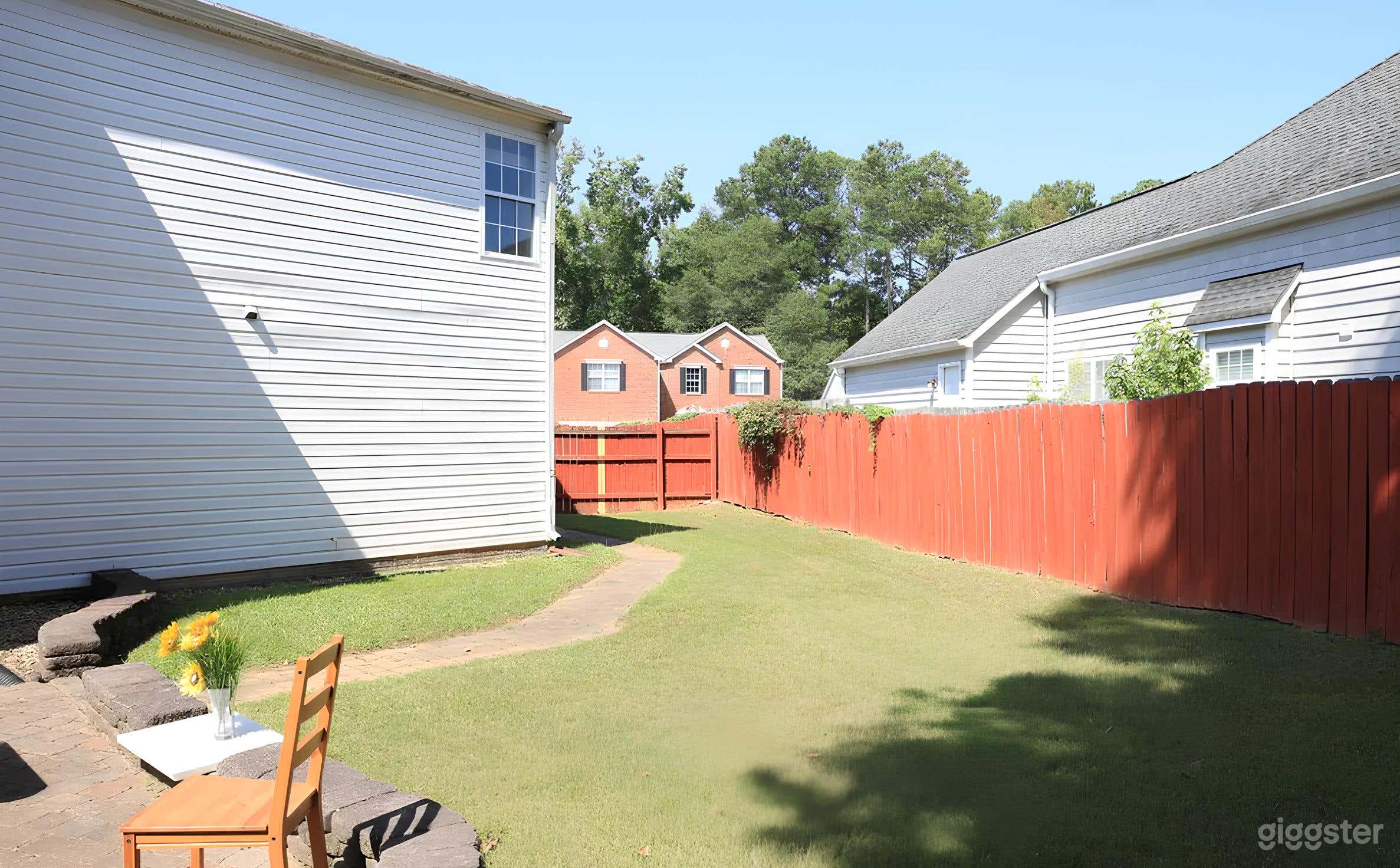 Relaxing Backyard Retreat Photo 3