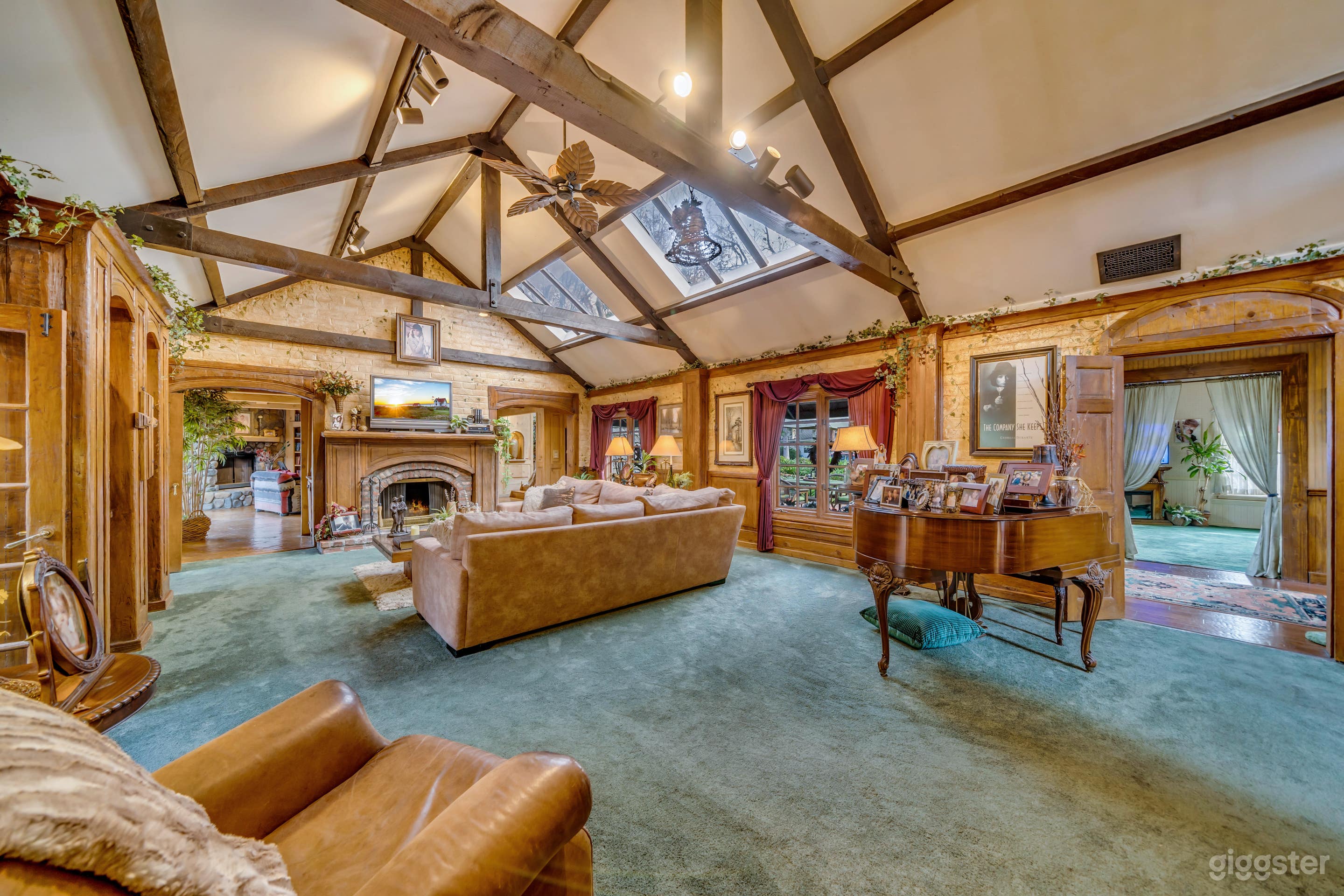 MAGICAL VALLEY VENUE: PERFECT FOR PRODUCTIONS  Photo 2