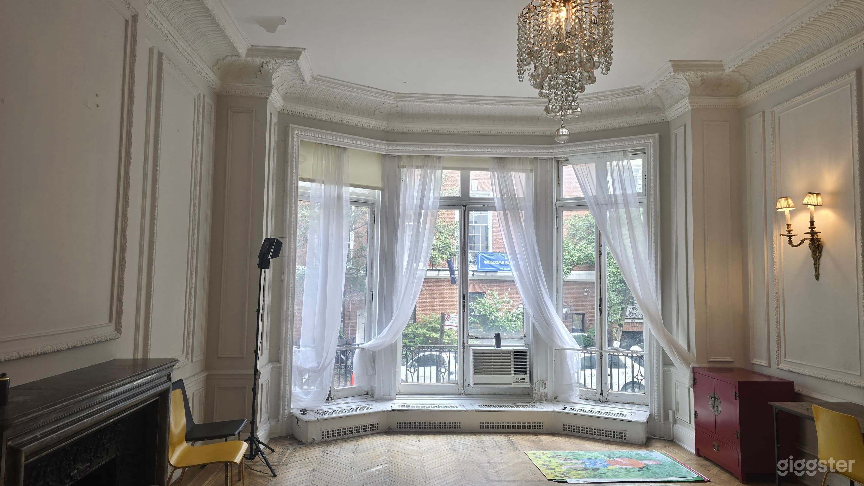 2 story art gallery/photo studio Central Park gem  Photo 2