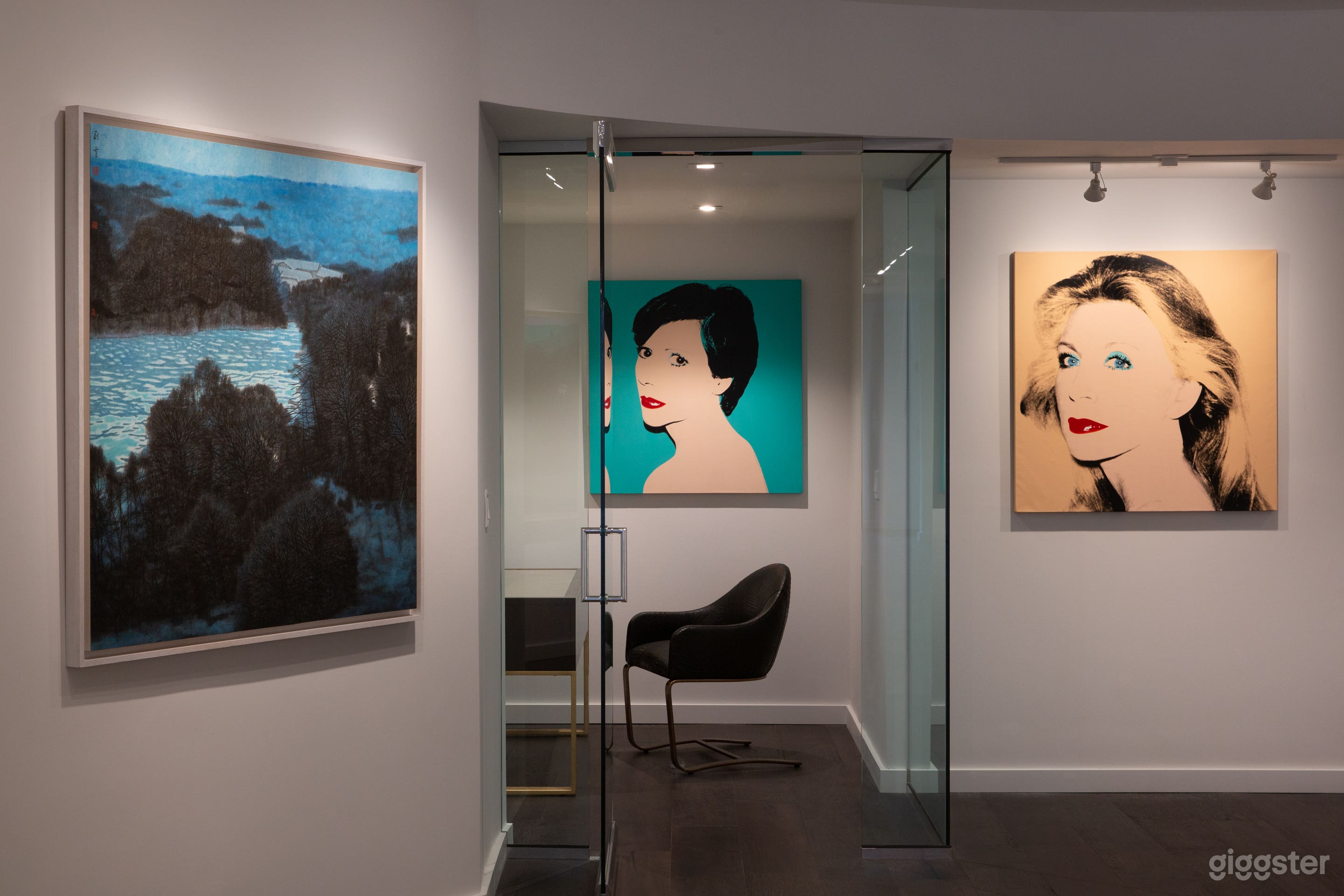 Biggest Gallery Space in Boston Photo 2