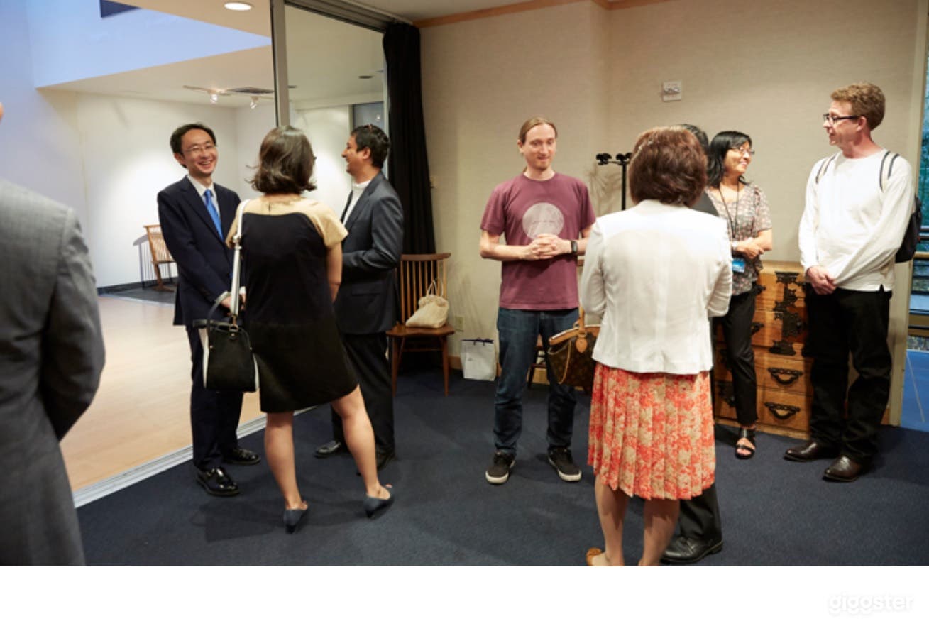 Atrium &amp; Meeting Room Photo 4