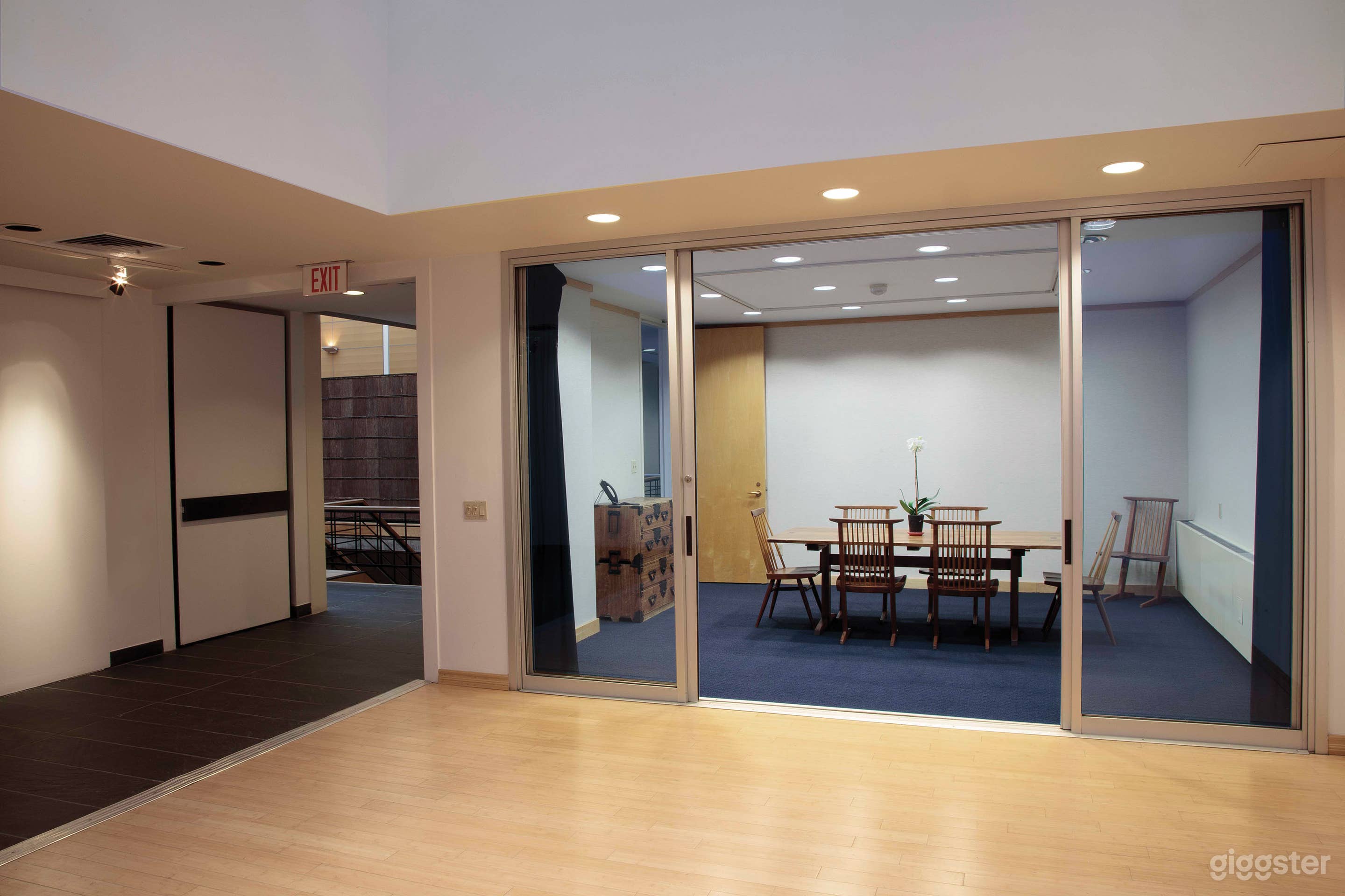 Atrium &amp; Meeting Room Photo 1