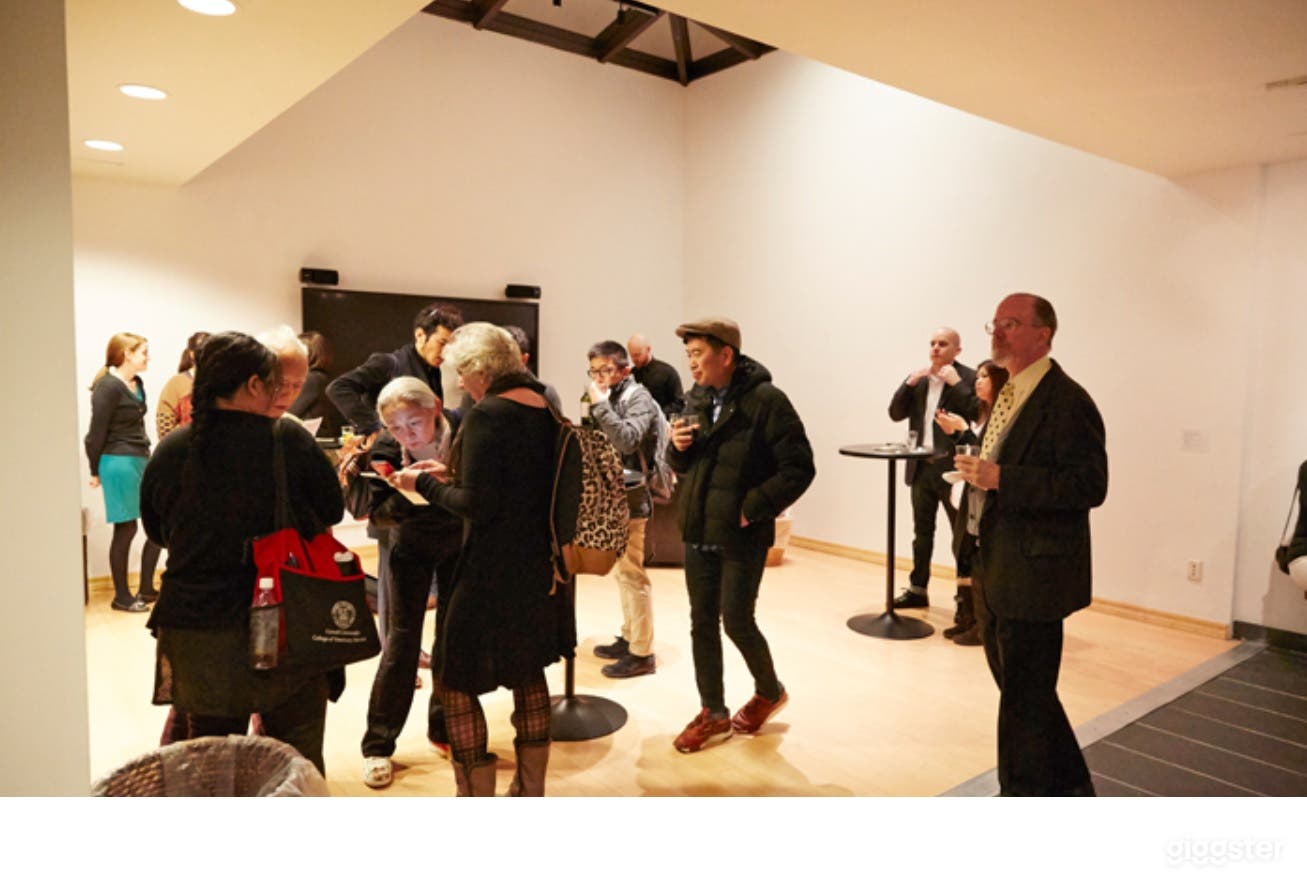 Atrium &amp; Meeting Room Photo 3