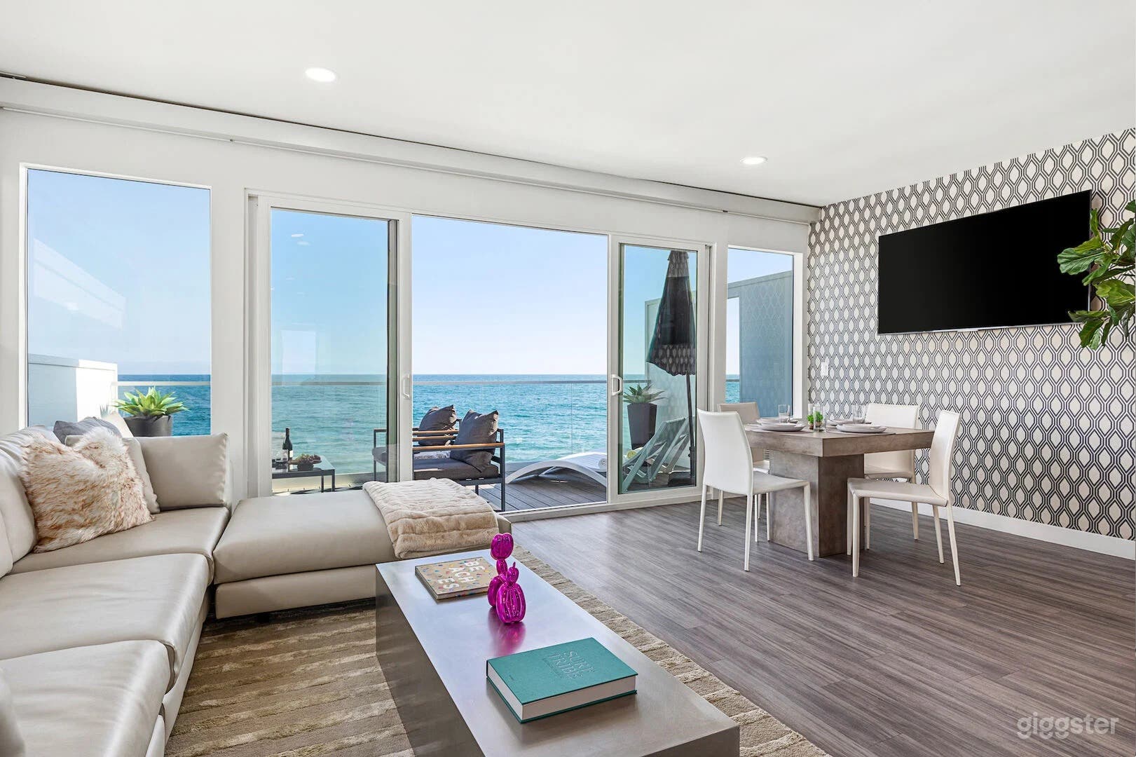 Blue Sky Malibu Beachfront III Photo 2