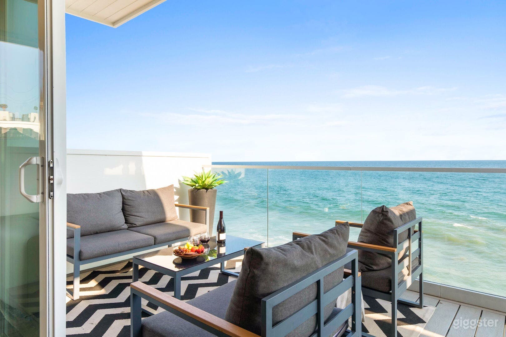 Blue Sky Malibu Beachfront III Photo 4