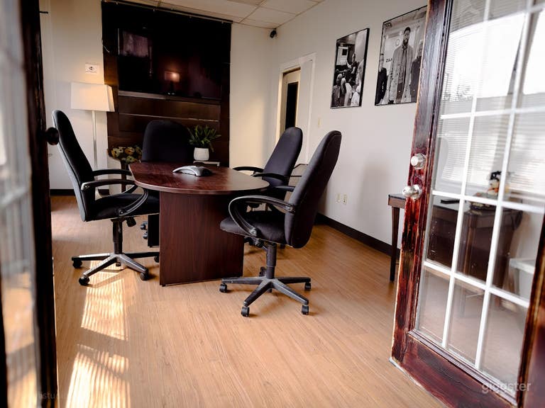  Table with seating for 4, High Speed Wifi, Printer, 55 in. 4k TV. 