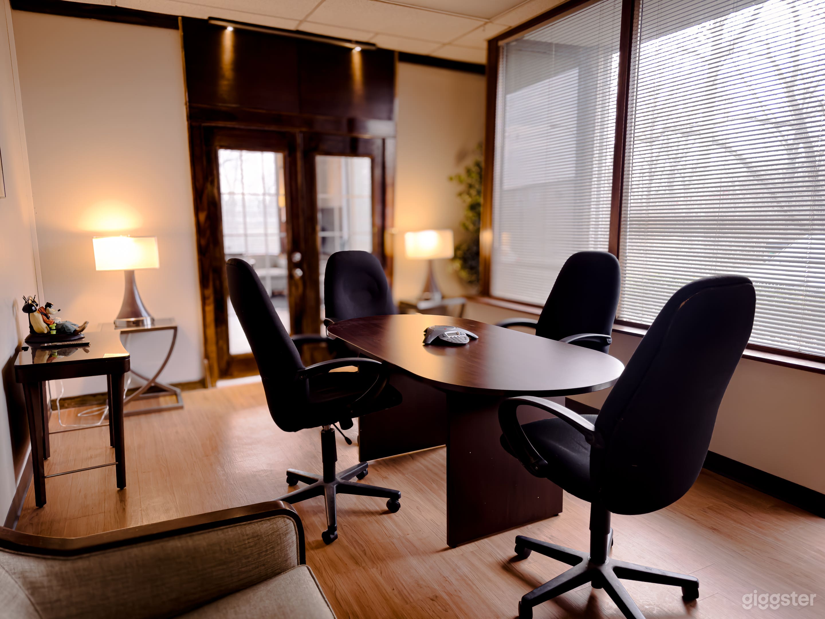 Meeting Room perfect for meetings, review sessions, casting calls, or commercial shoots.