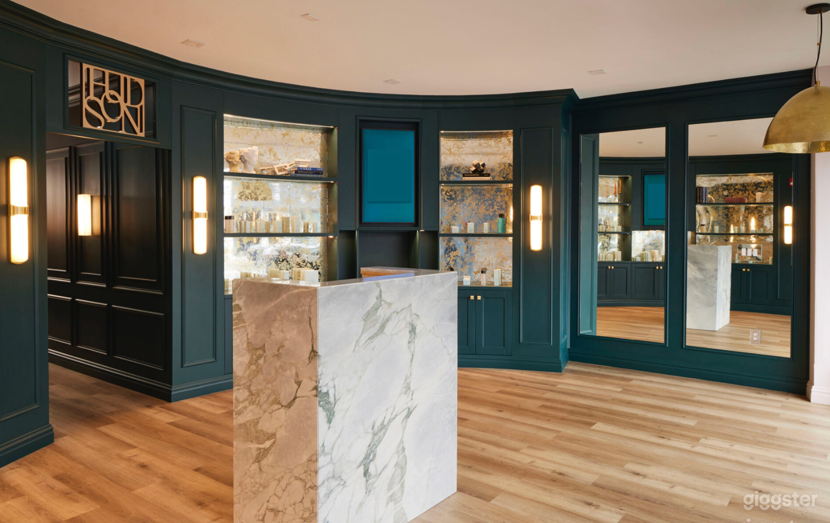 Unique, Luxury Medical, Retail &amp; Living space Photo 2