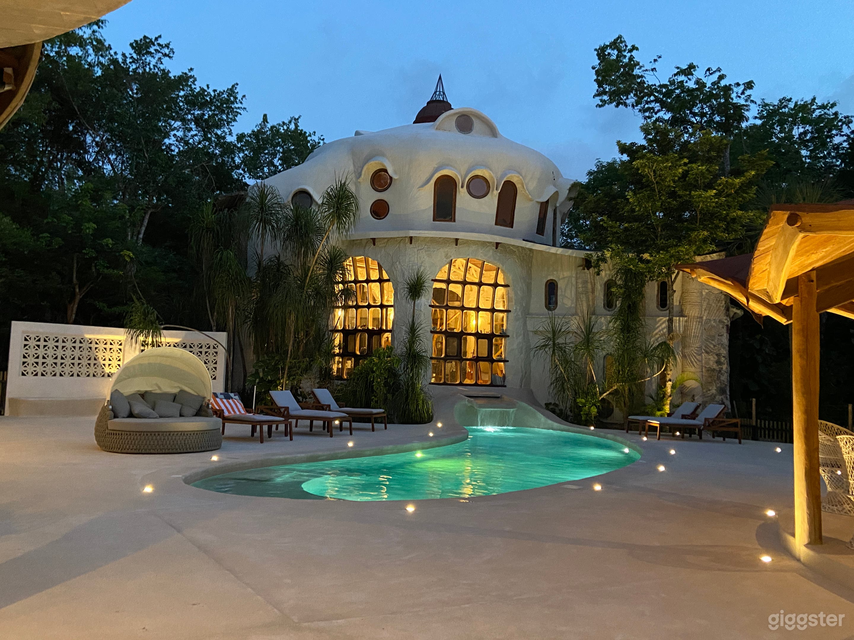 Spectacular Outdoor Space Photo 1