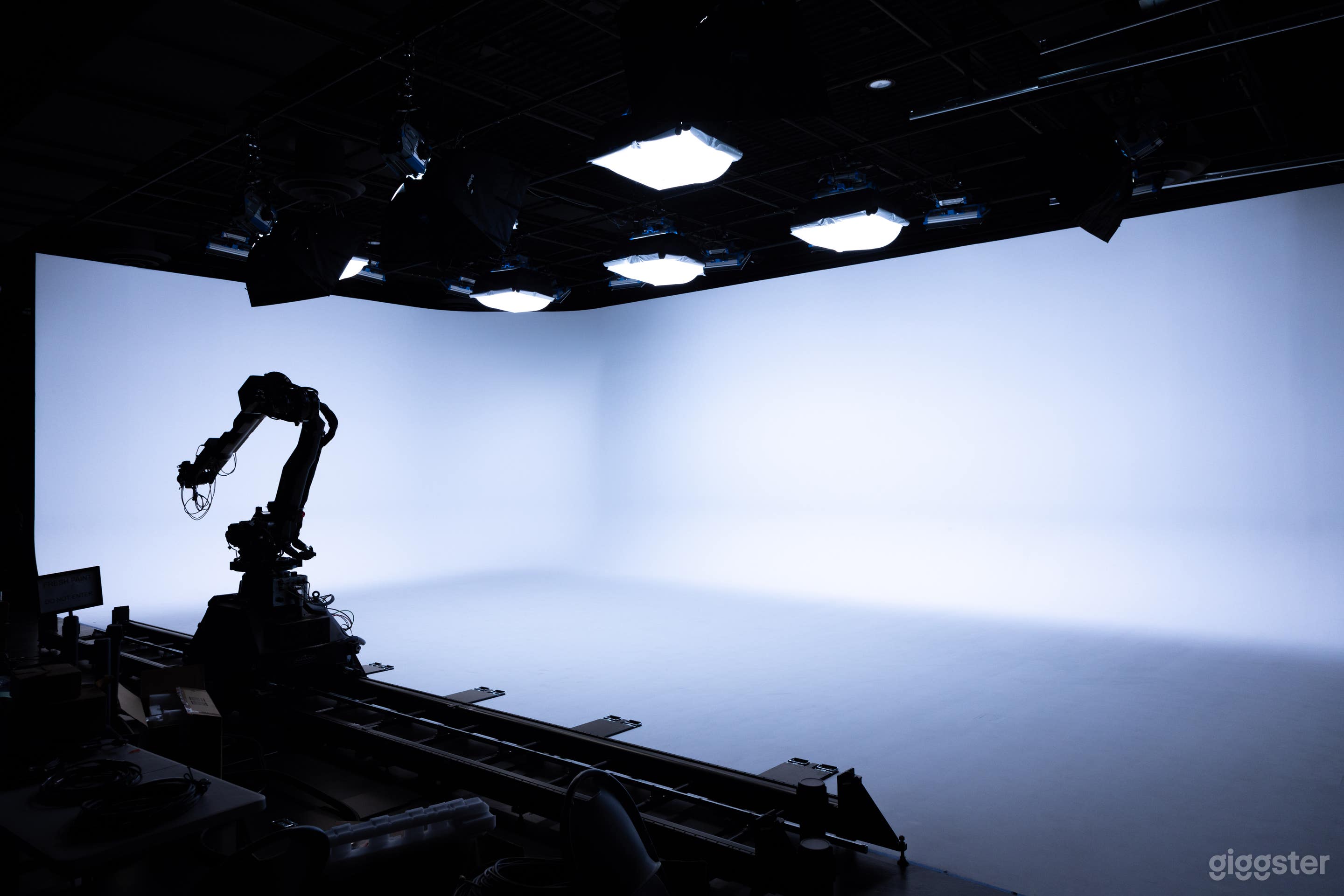 Cyclorama Stage with Arri Lighting Grid Photo 1