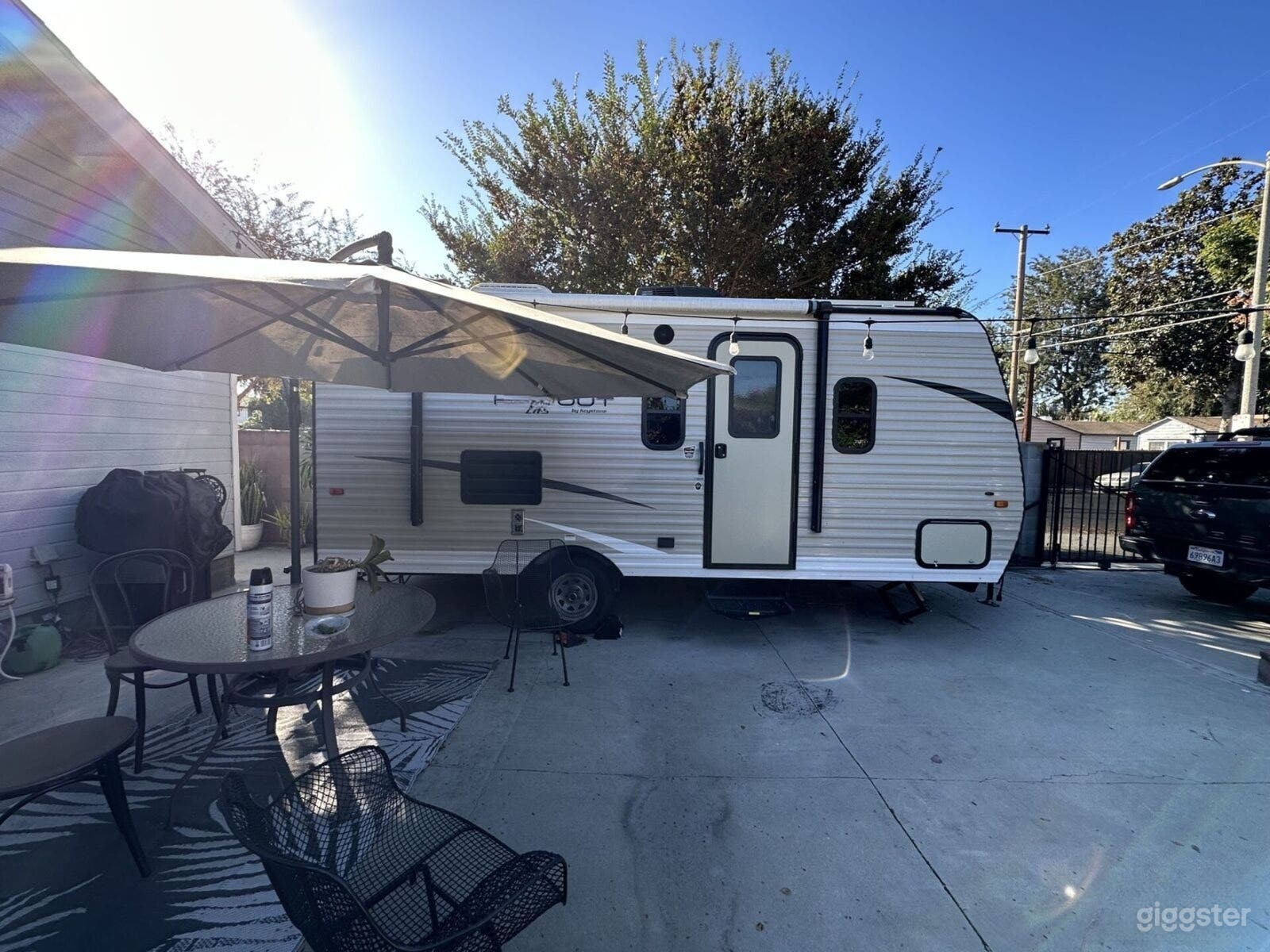 Modern Long Beach Backyard Oasis Photo 3