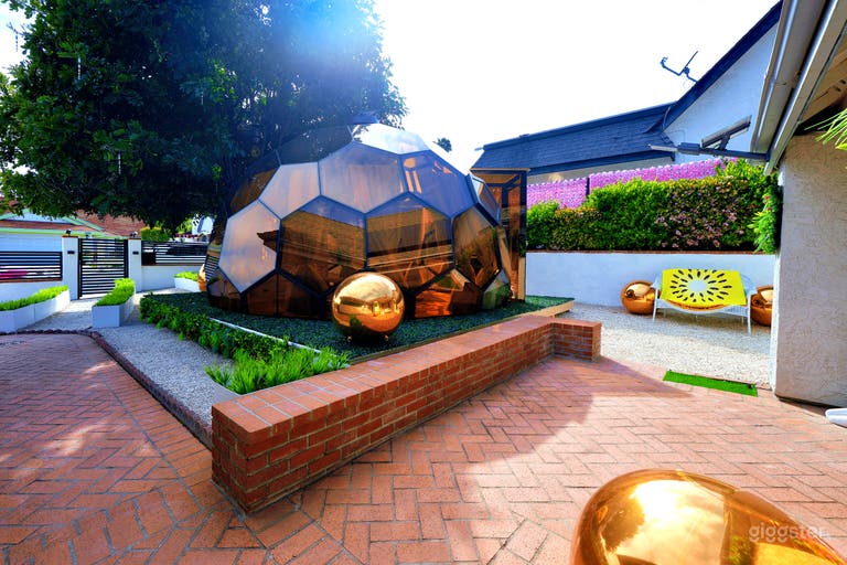  Pink Content House: Pool, Glass Dome, Rose Wall for Shoots 