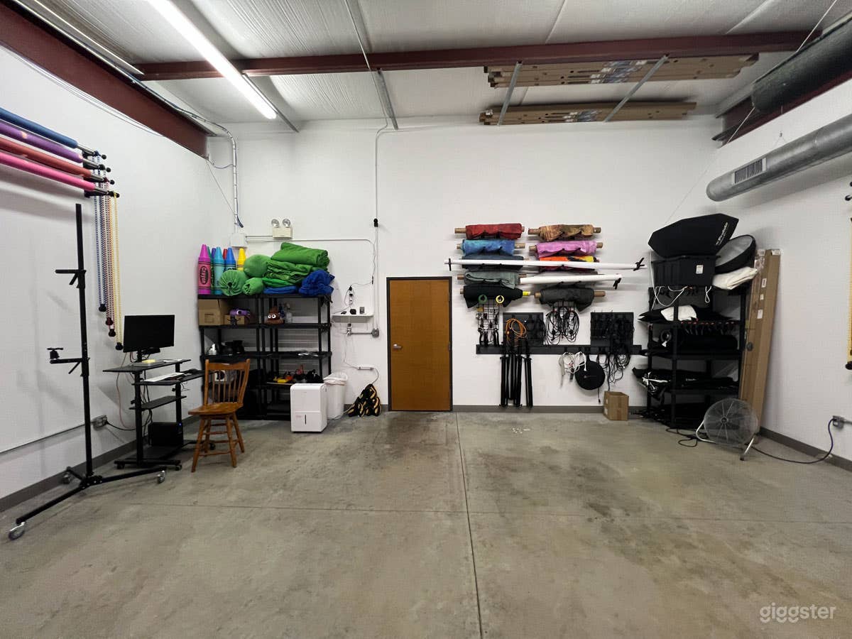 Photo Studio with 2200 sq/ft with 2 full studios Photo 1