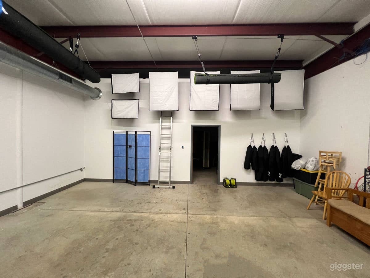 Photo Studio with 2200 sq/ft with 2 full studios Photo 3
