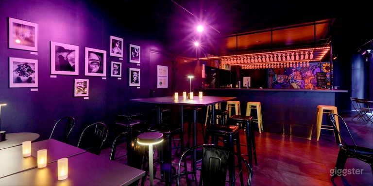  Zeitgenössisches Theater und künstlerische Bar in Paris 