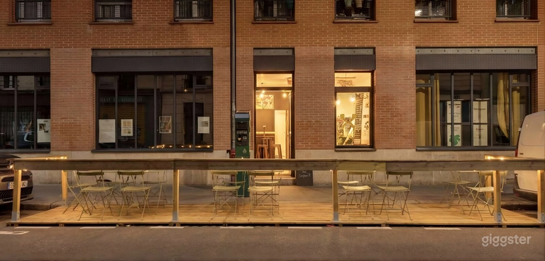  Zeitgenössisches Theater und künstlerische Bar in Paris 