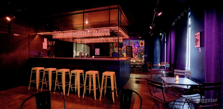  Zeitgenössisches Theater und künstlerische Bar in Paris 
