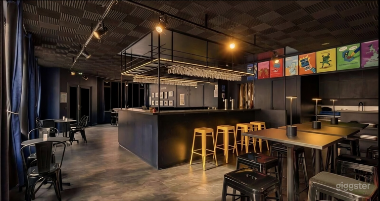  Zeitgenössisches Theater und künstlerische Bar in Paris 
