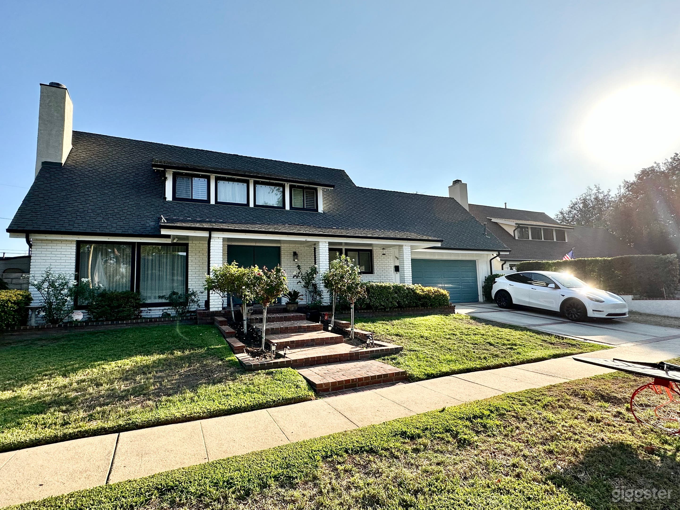 Beautiful Traditional American Home with Pool! Photo 1