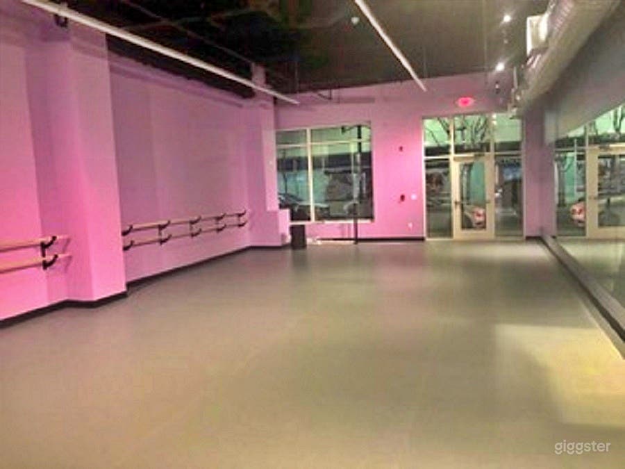 Contemporary Studio C Photo 1