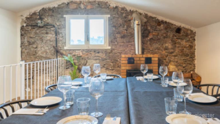  Pequeña sala cómoda para reuniones más íntimas. 