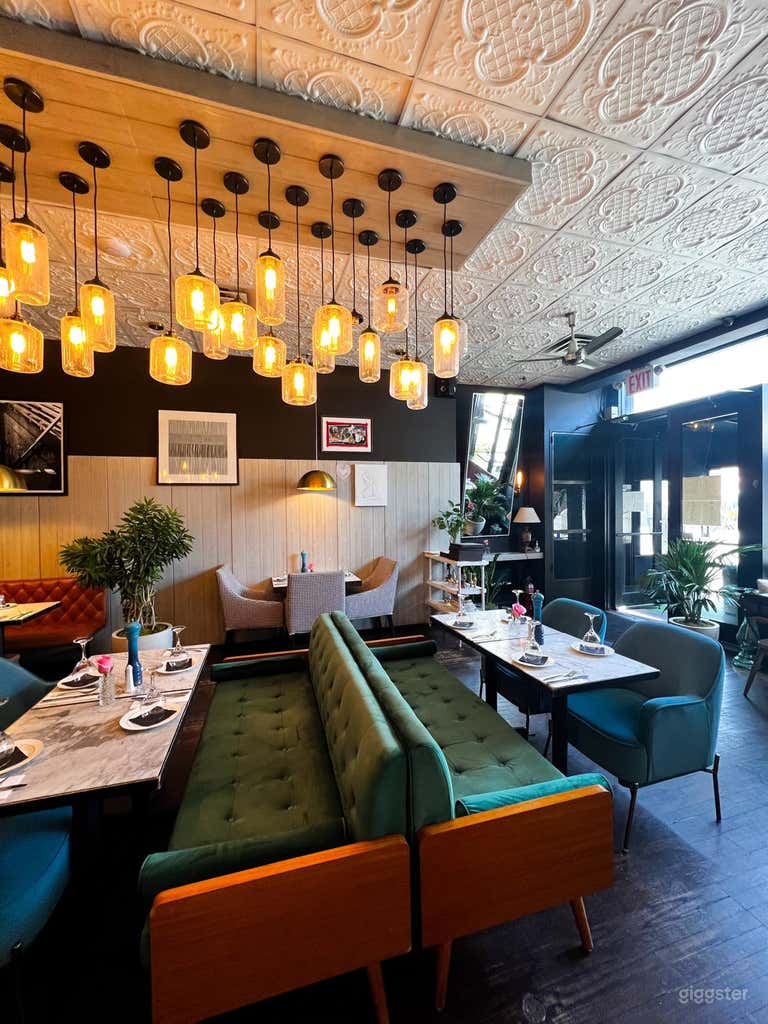  Elegant & Spacious Main Dining Room 