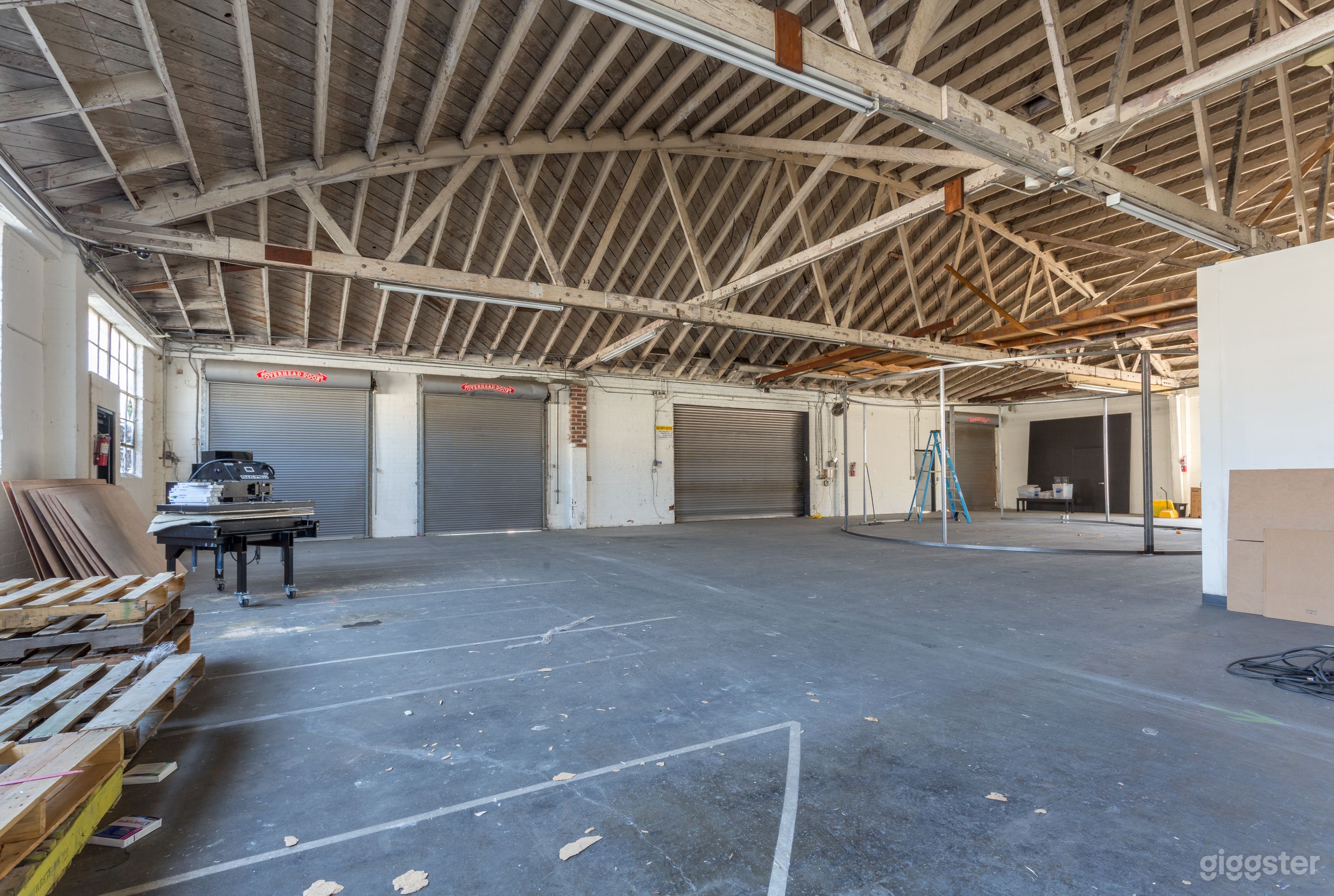 Warehouse No.430 Photo 1