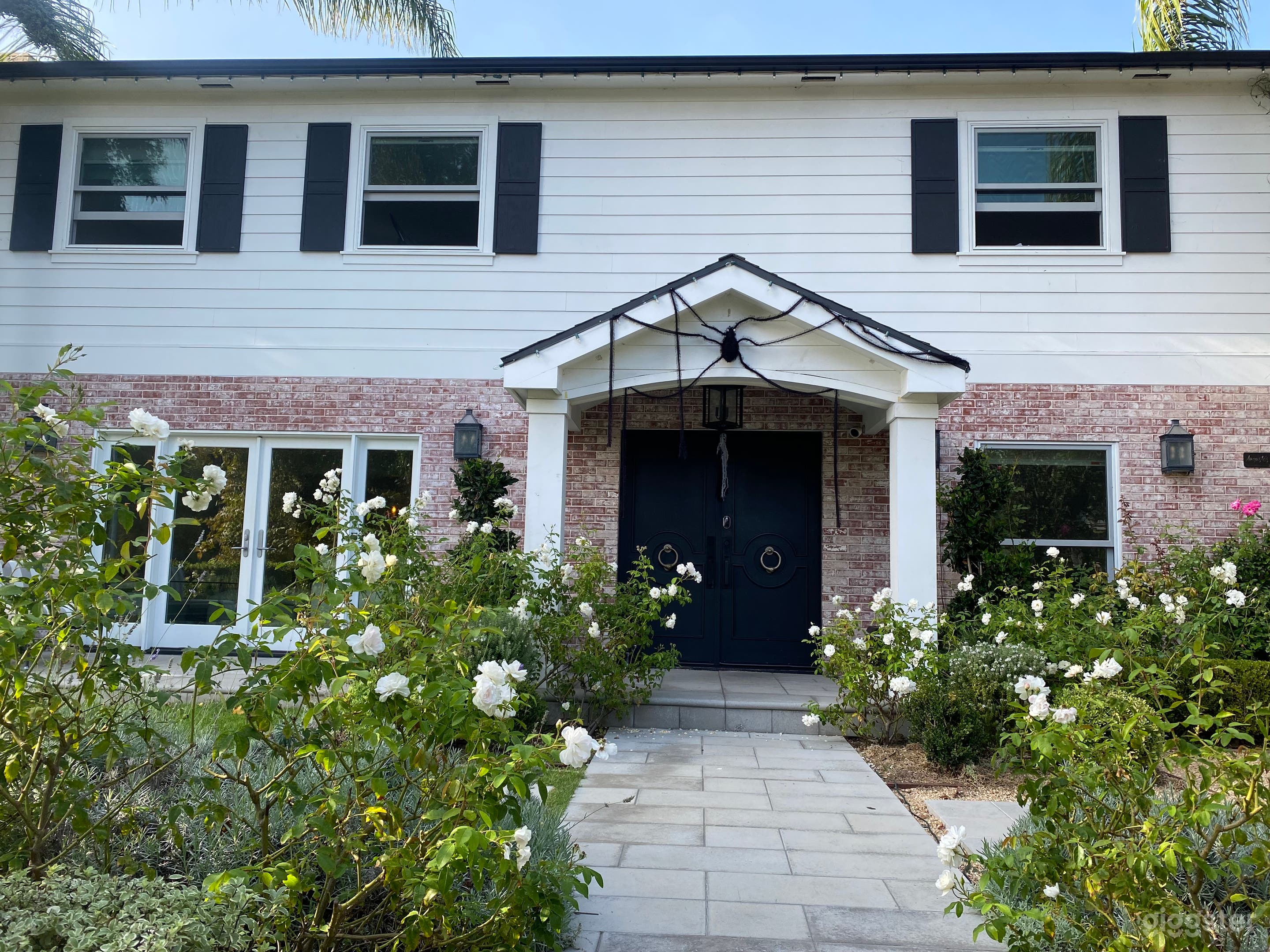 Contemporary Colonial American style House Photo 3