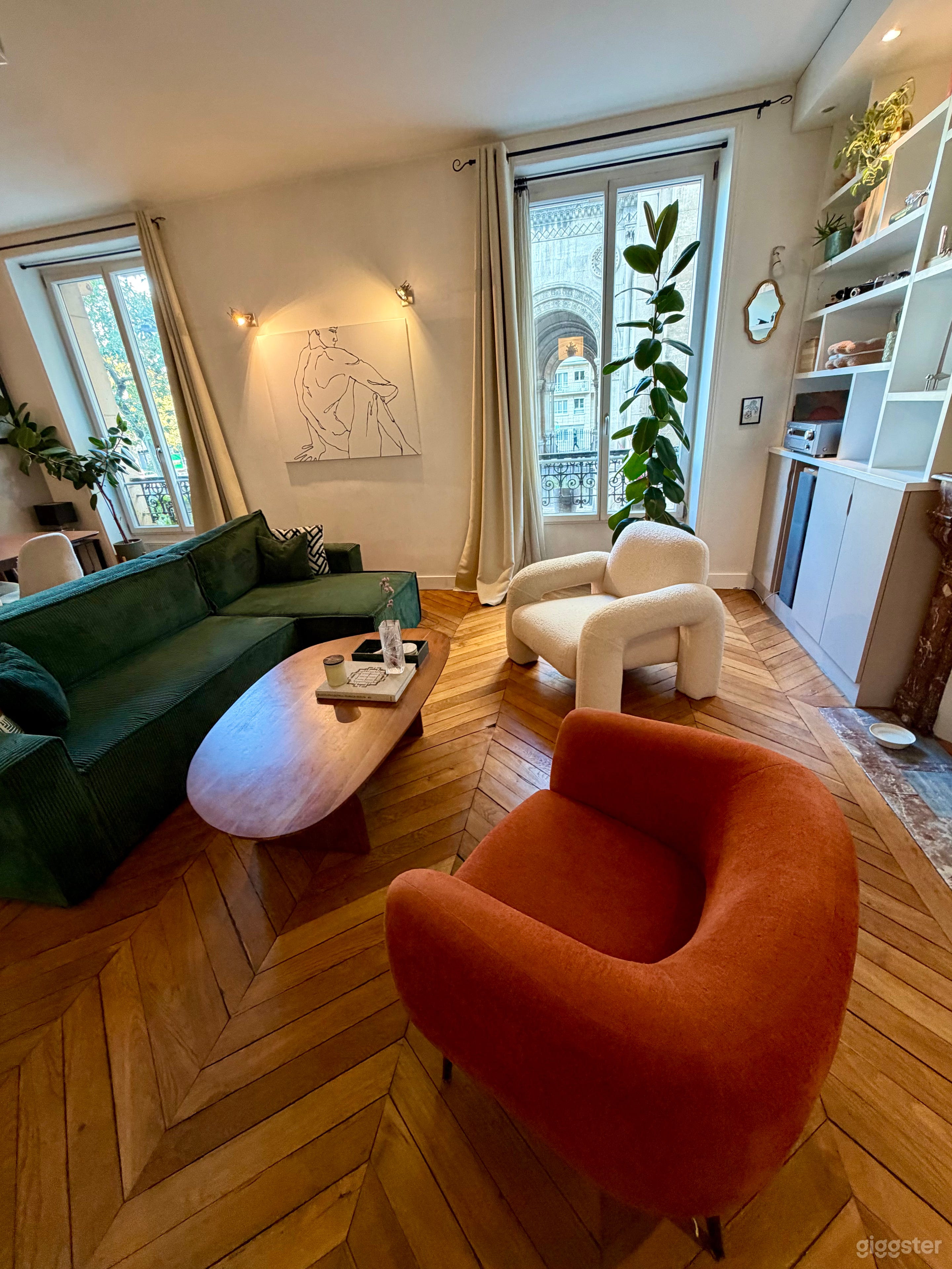 Photo de Appartement chic Paris 11e, belle vue sur église 3