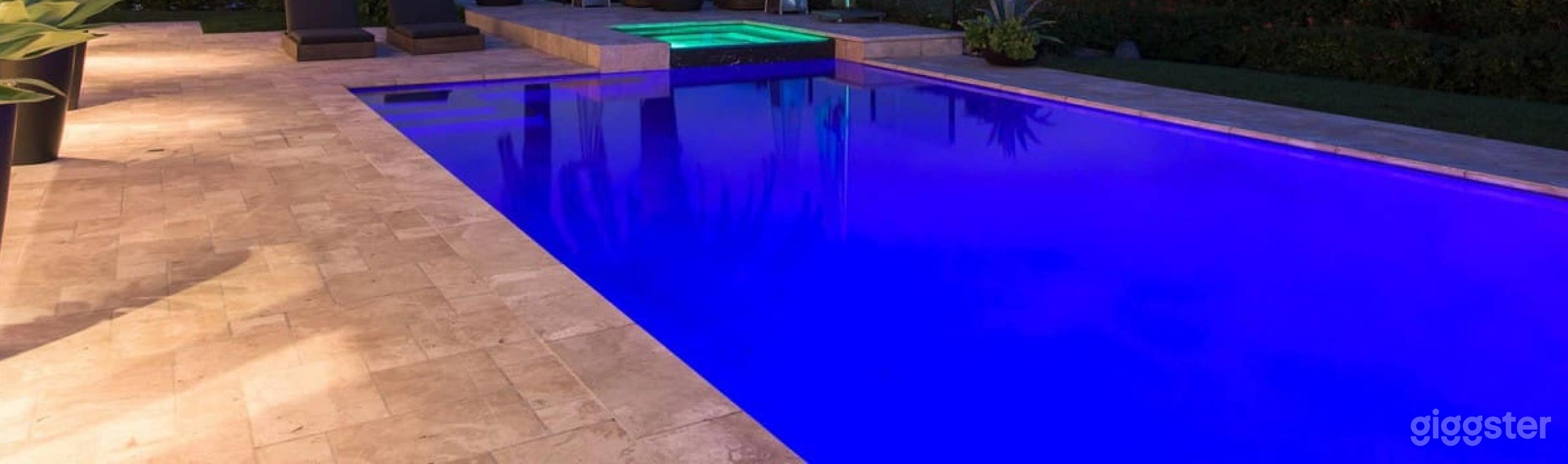 Modern And Luxurious Breathtaking Pool Photo 2