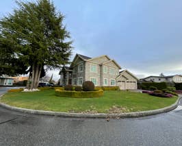  LARGE RESIDENCE IN VANCOUVER 