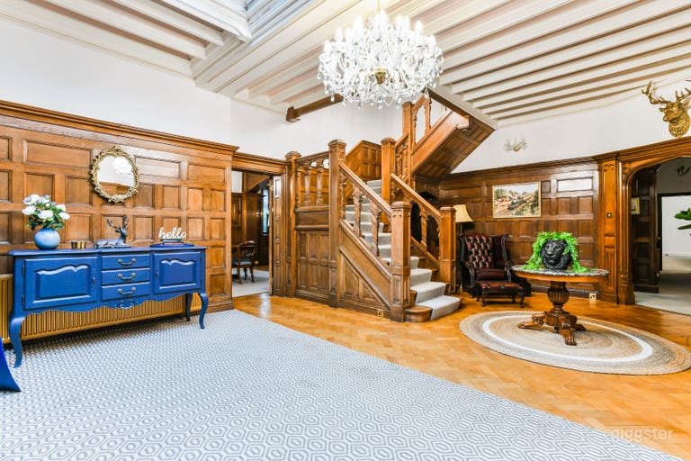  Stunning Surrey Hills Manor  