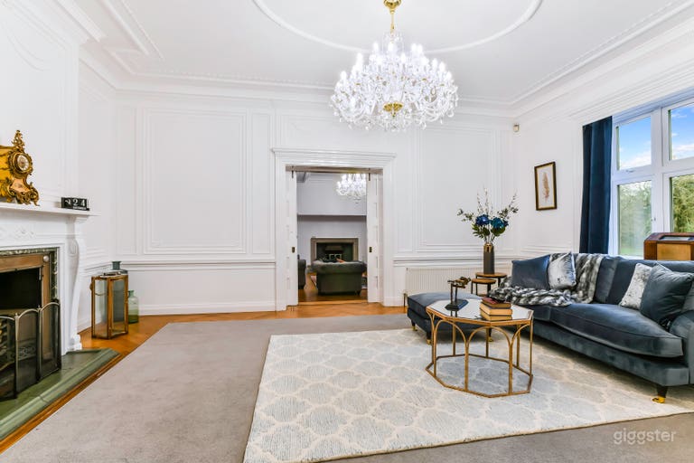  Stunning Surrey Hills Manor  