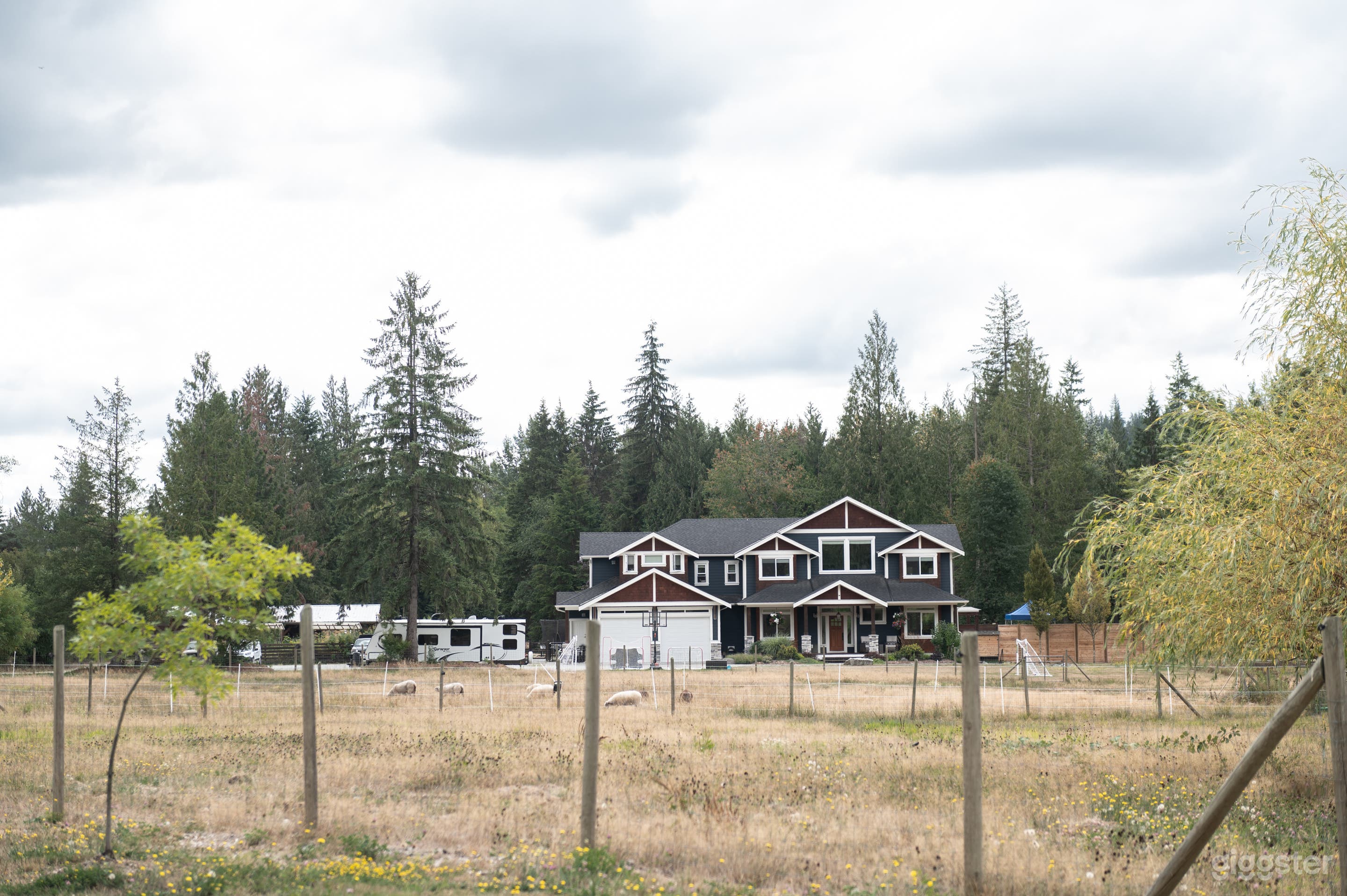 Modern Farmhouse on large acreage in Whonnock Photo 2
