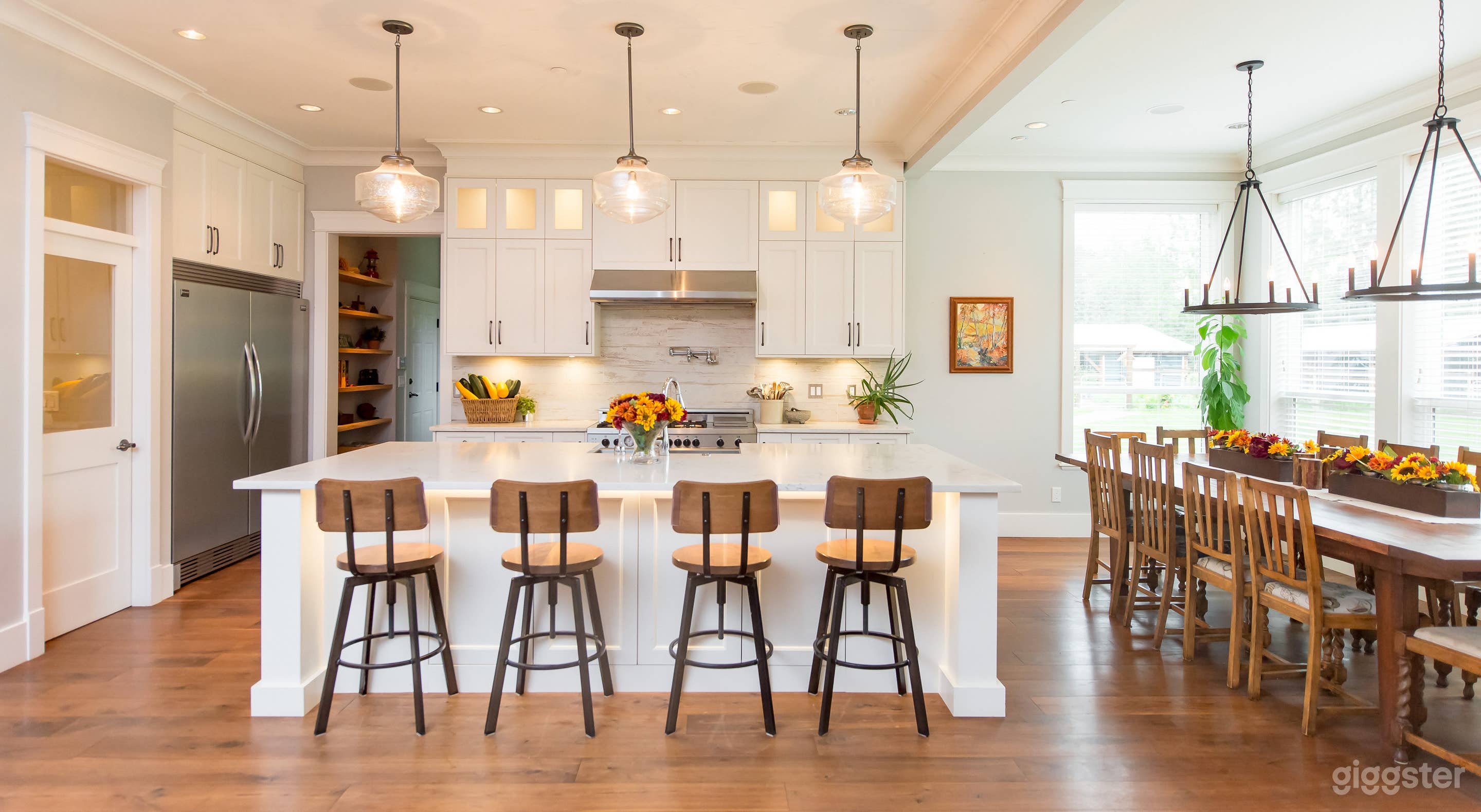 Modern Farmhouse on large acreage in Whonnock Photo 3