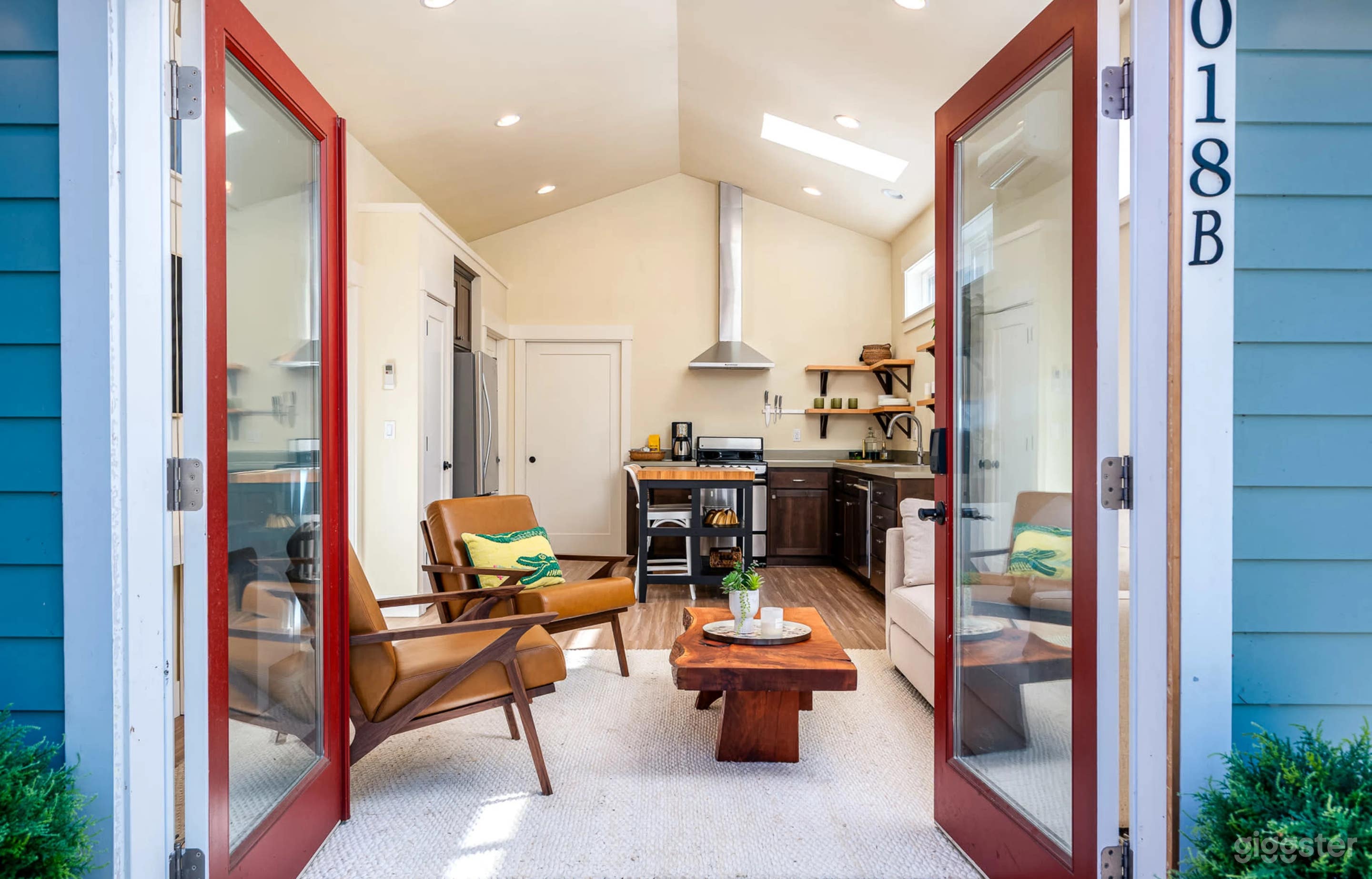 Designer guesthouse in Portland - diverse uses Photo 1