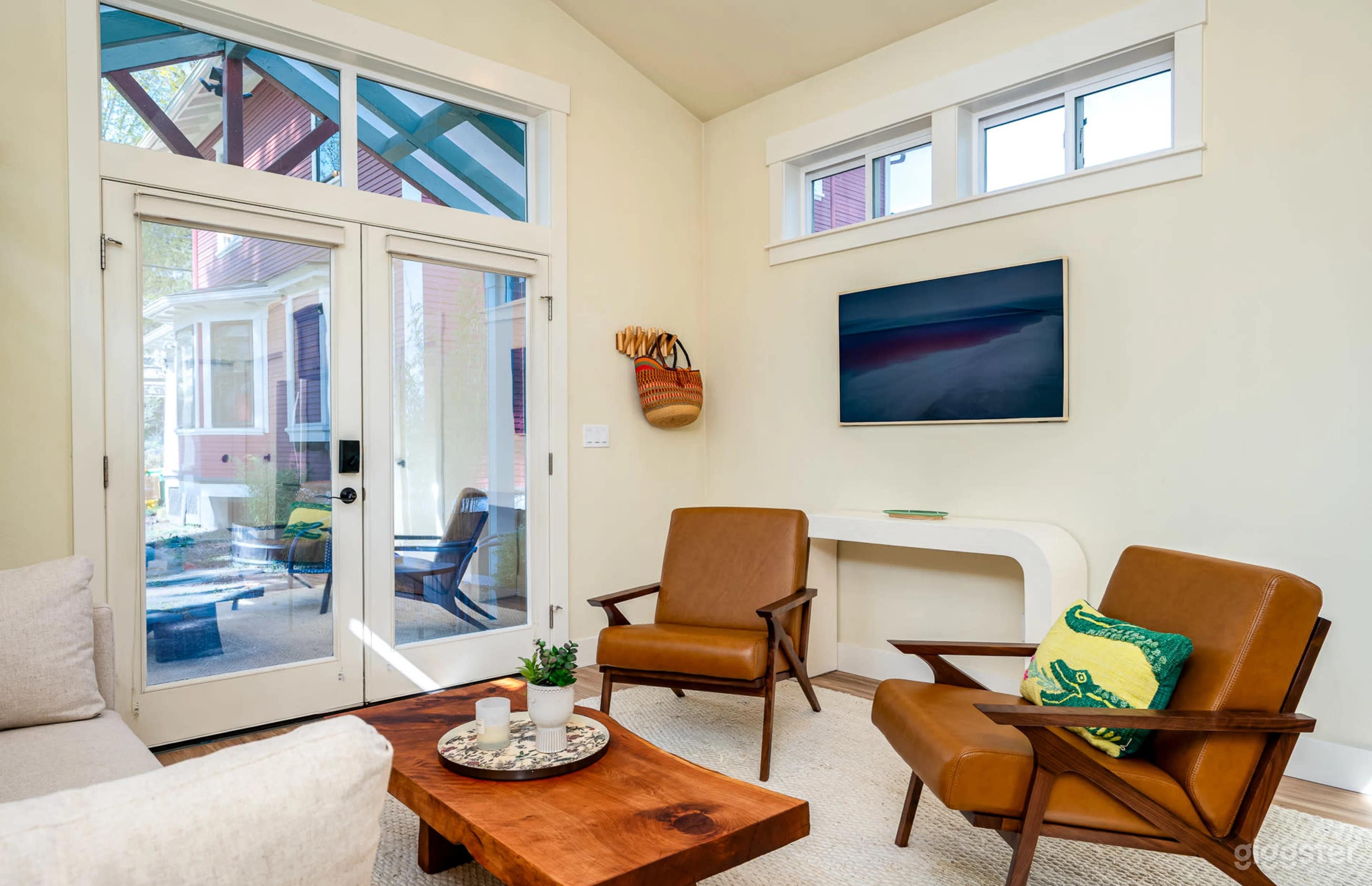 Designer guesthouse in Portland - diverse uses Photo 3